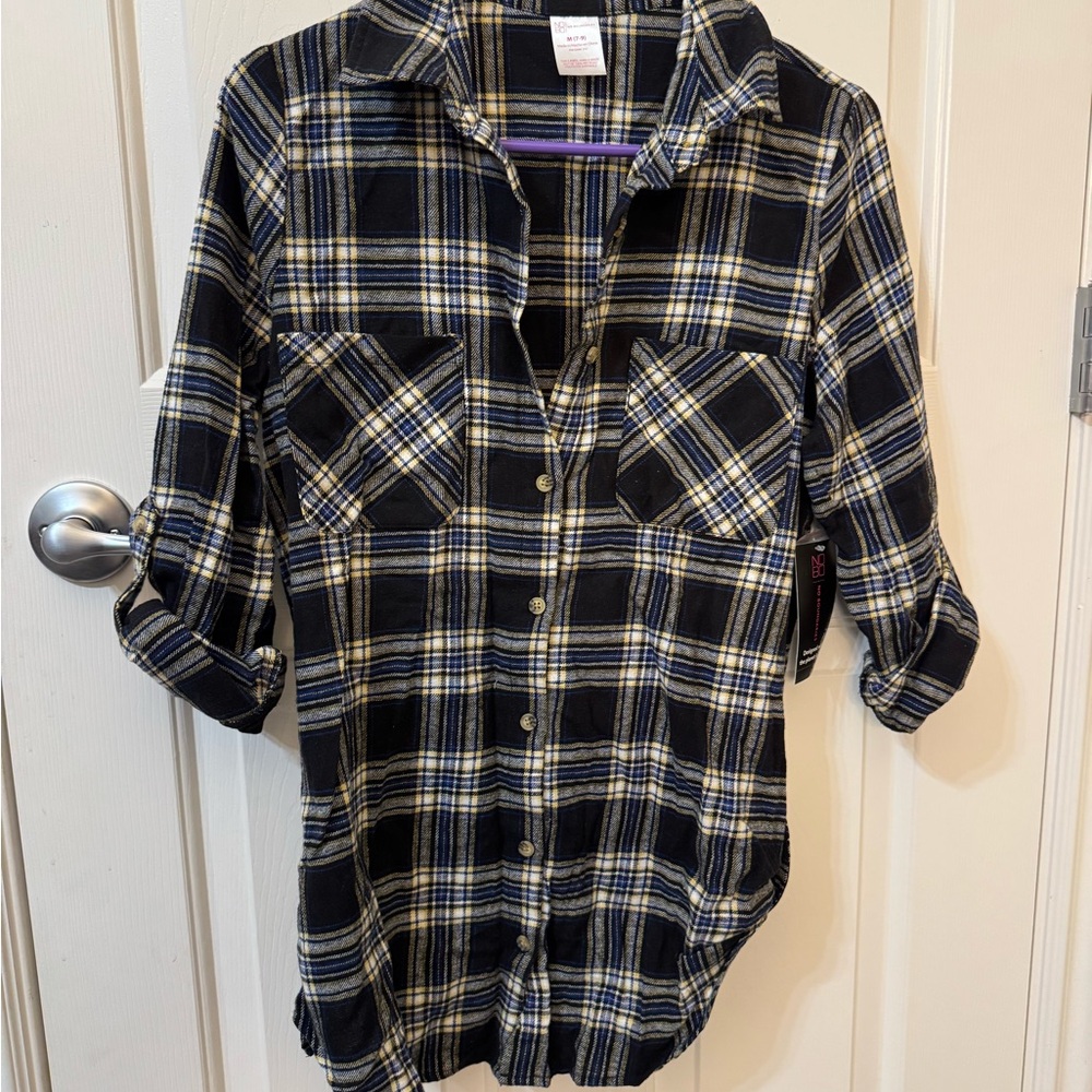 No Boundaries Black and Cream Plaid Flannel Button Down Shirt